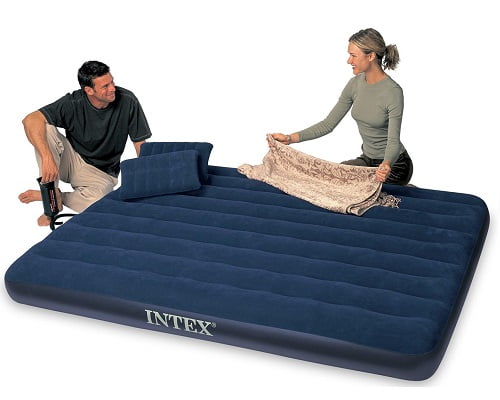 Colchón hinchable doble Intex con almohadas e hinchador barato, colchones hinchables baratos, chollos en colchones hinchables