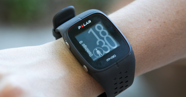 ¡TOMA CHOLLO! Pulsómetro Polar M430 con GPS solo 99,90 euros. 50% de descuento. En blanco y en negro.